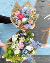 Load image into Gallery viewer, Large bouquet