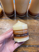 Load image into Gallery viewer, Beeswax blend candles