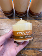Load image into Gallery viewer, Beeswax blend candles