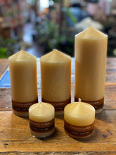 Load image into Gallery viewer, Beeswax blend candles