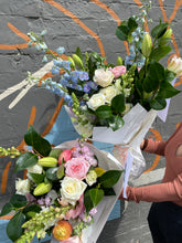 Load image into Gallery viewer, Large bouquet