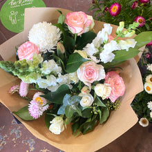 Load image into Gallery viewer, Medium bouquet