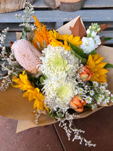 Load image into Gallery viewer, Small bouquet
